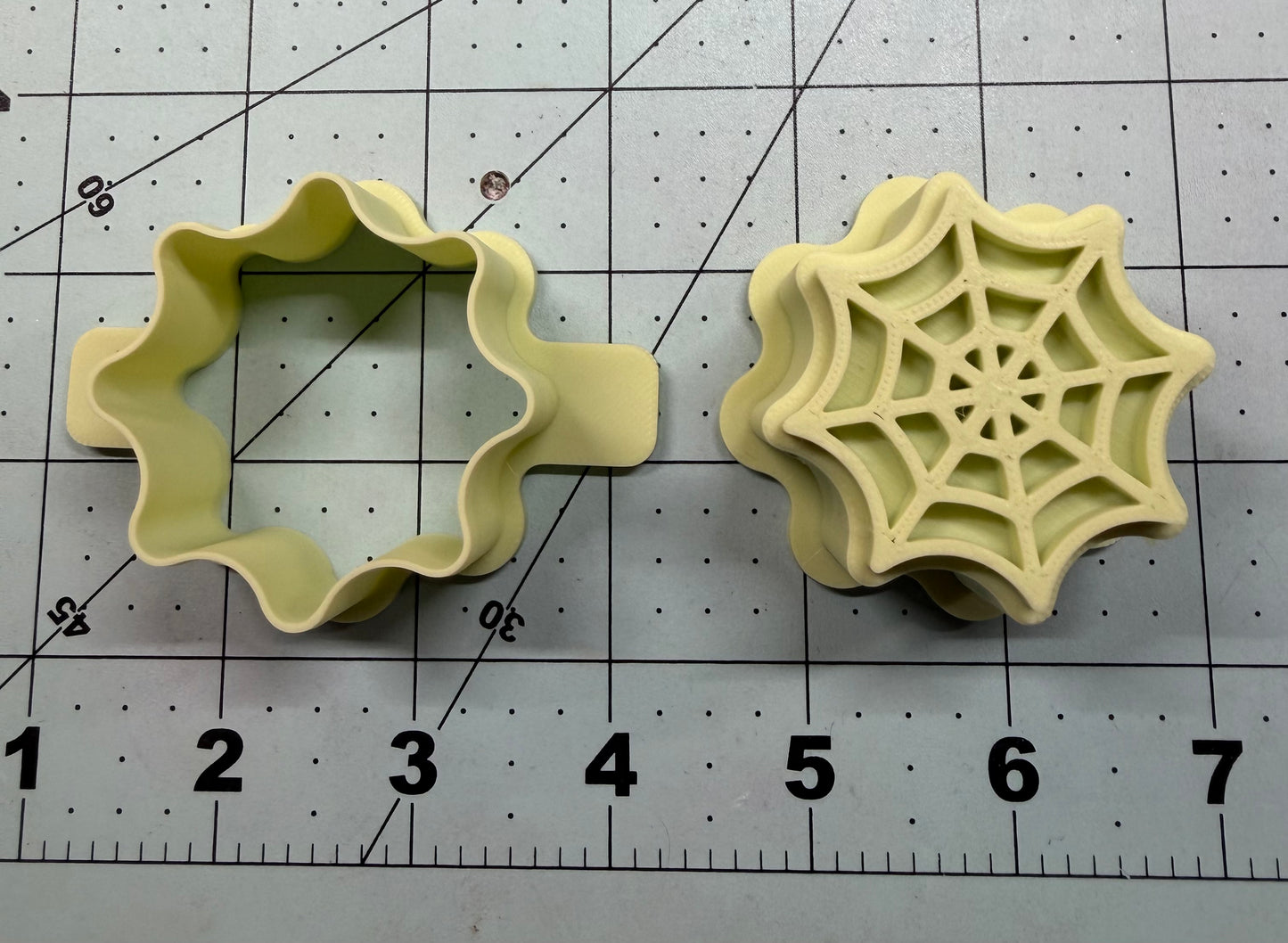 Spider Web Cake Pop Cutter Set