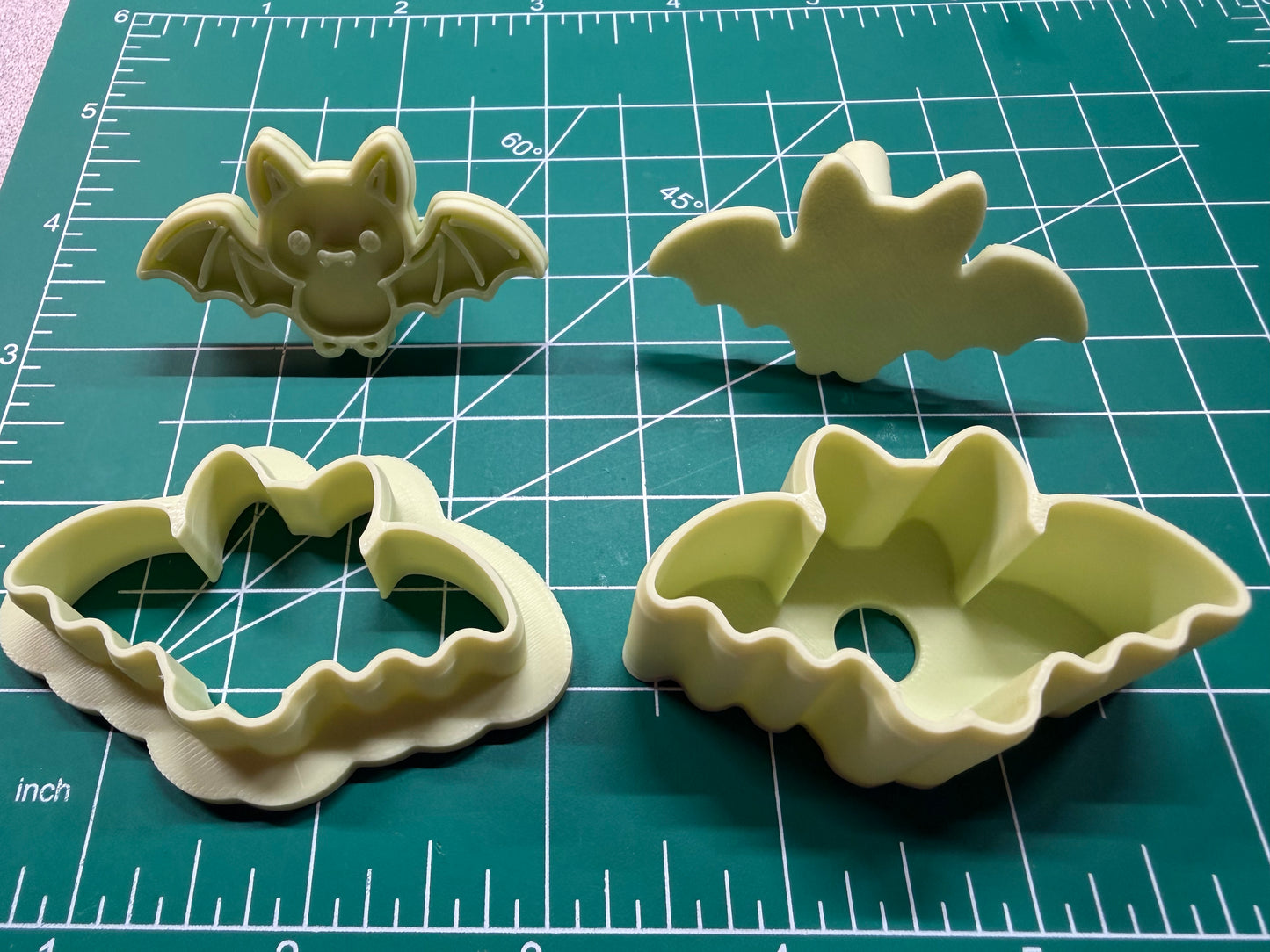 Cutie Bat Cake Pop Cutter, Pusher, and Fondant Embosser Set (Copy)